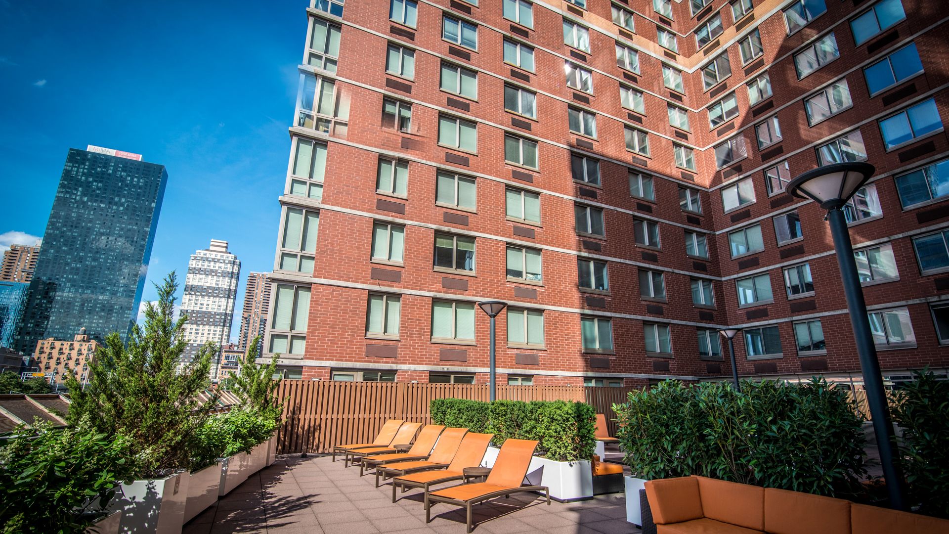 Hudson Crossing Apartments in Midtown West 400 West 37th St