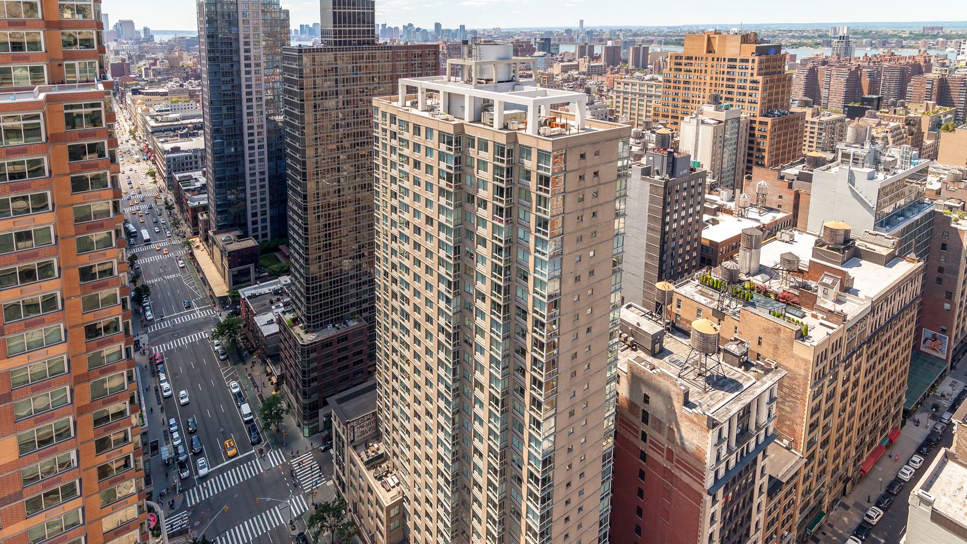 Dial 777 new york Dial 7 provides 24 hour door to door car and limousine service anywhere in the tri-state area, including Brooklyn, Manhattan and New Jersey. Today's Dial 7 Top Offers: $6 Off Airport Rides Over $