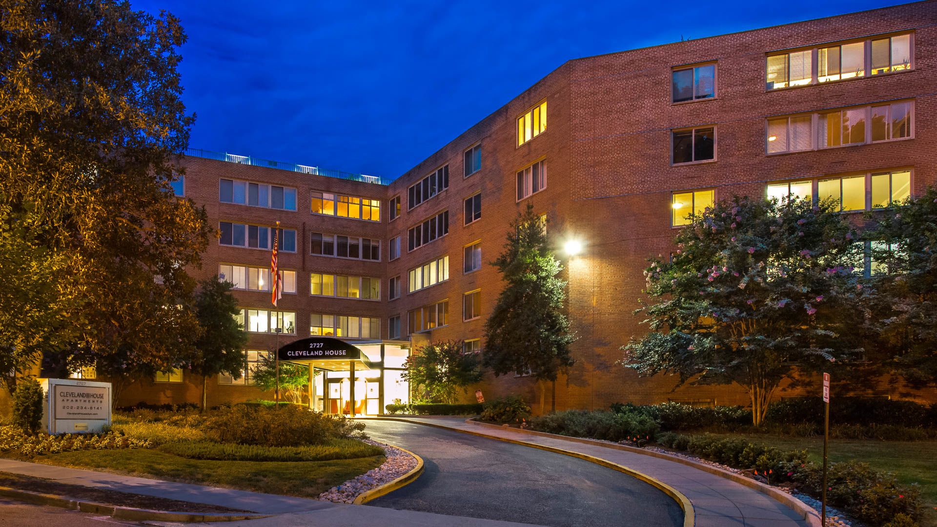 Cleveland House Apartments In DC Woodley Park 2727 29th Street Northwest EquityApartments