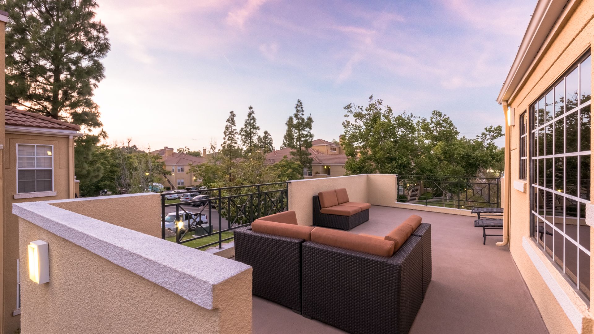 Northglen Apartments Valencia 23516 W. Magic Mountain Pkwy.