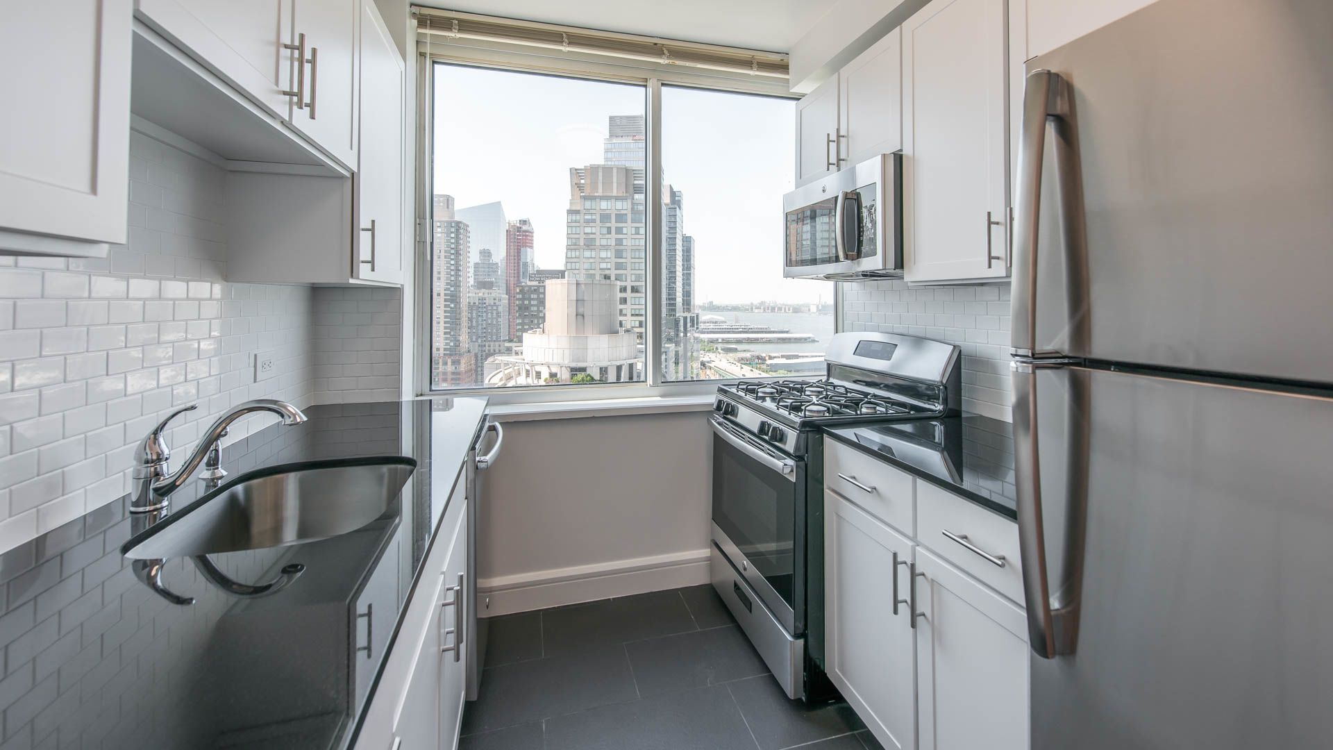 Trump Place 140 Riverside Blvd Apartments - Kitchen