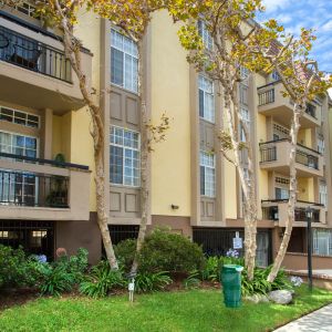 Westside On Barry Apartments 1253 Ave In Brentwood Mosaicimage Alt