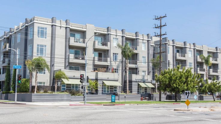 Los Angeles Apartments Over 50 Apartment Communities In