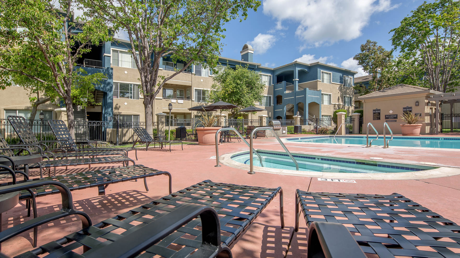 Pool at Alborada Apartments (2 of 4)
