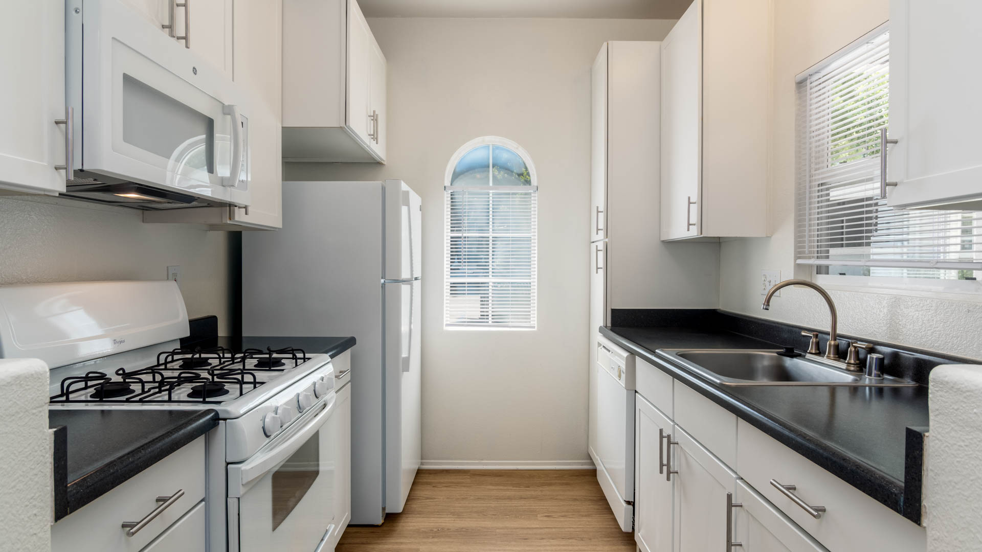 Ridgewood Village Apartments 3 of 12