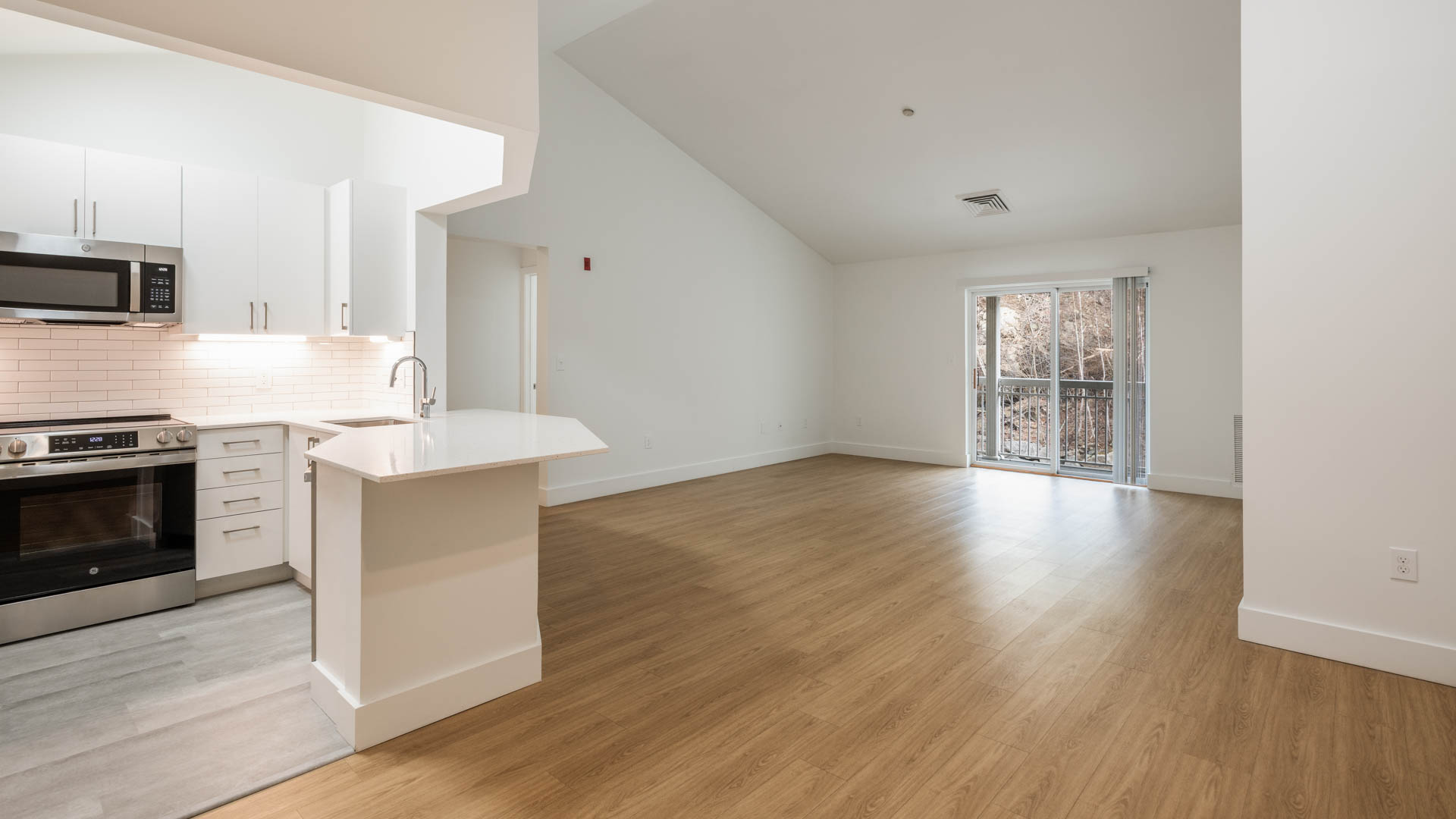 Rosecliff Apartments 3 of 11