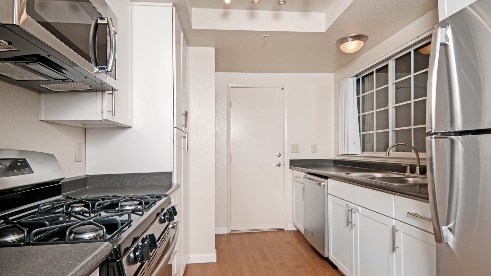 Schooner Bay Apartment Homes 8 of 12