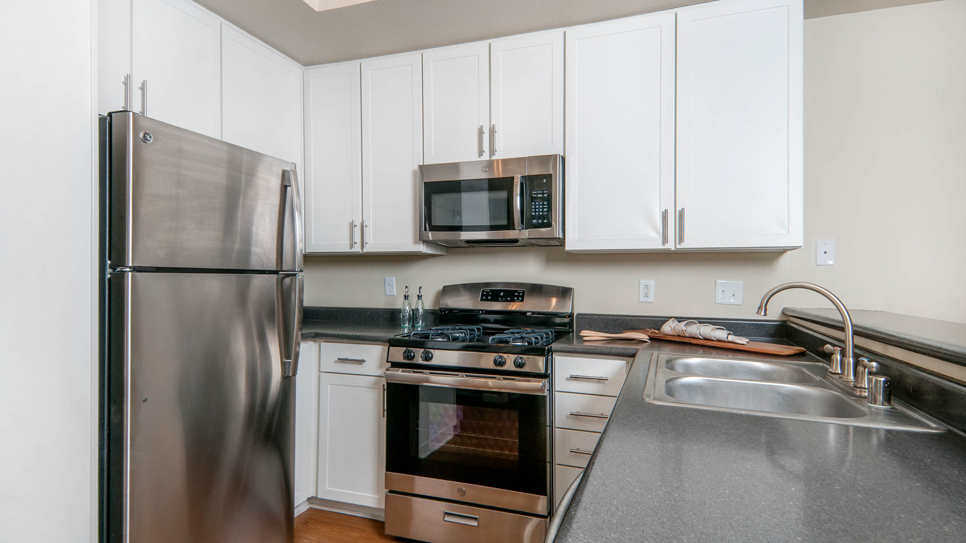 Schooner Bay Apartment Homes 6 of 9
