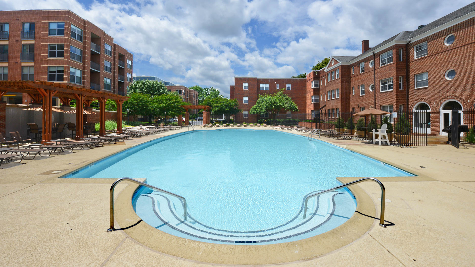 Pool at Sheffield Court Apartments (1 of 4)