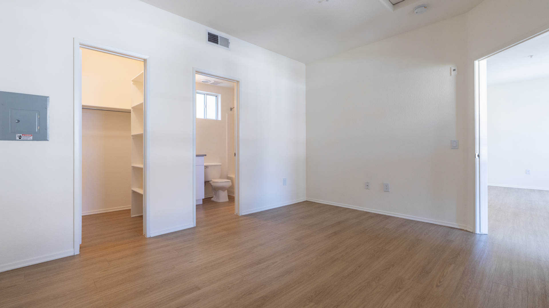 Skycrest Apartments 6 of 8