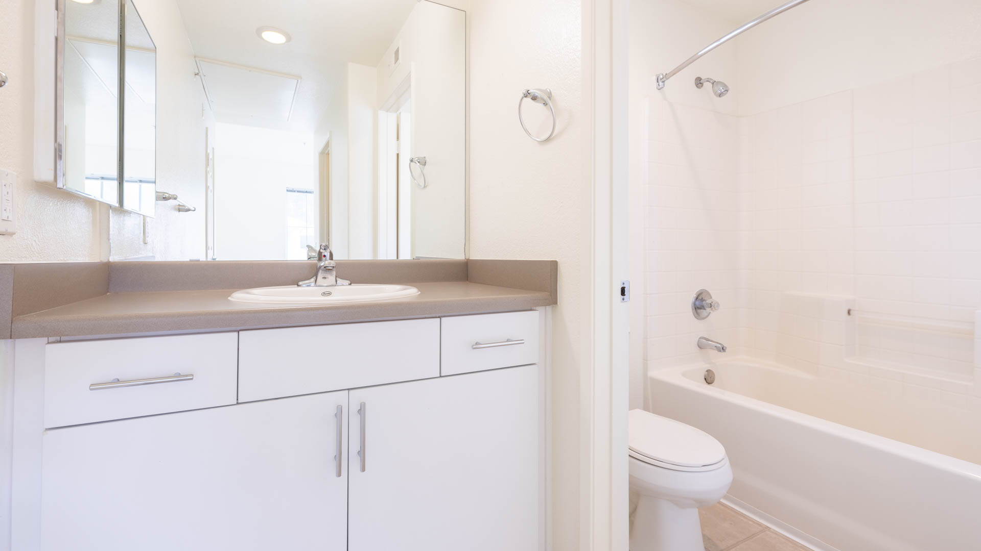 Skycrest Apartments 6 of 9