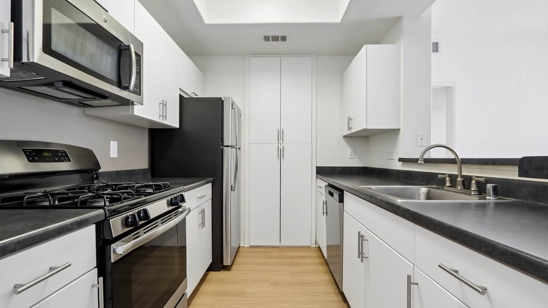 Skycrest Apartments 8 of 12