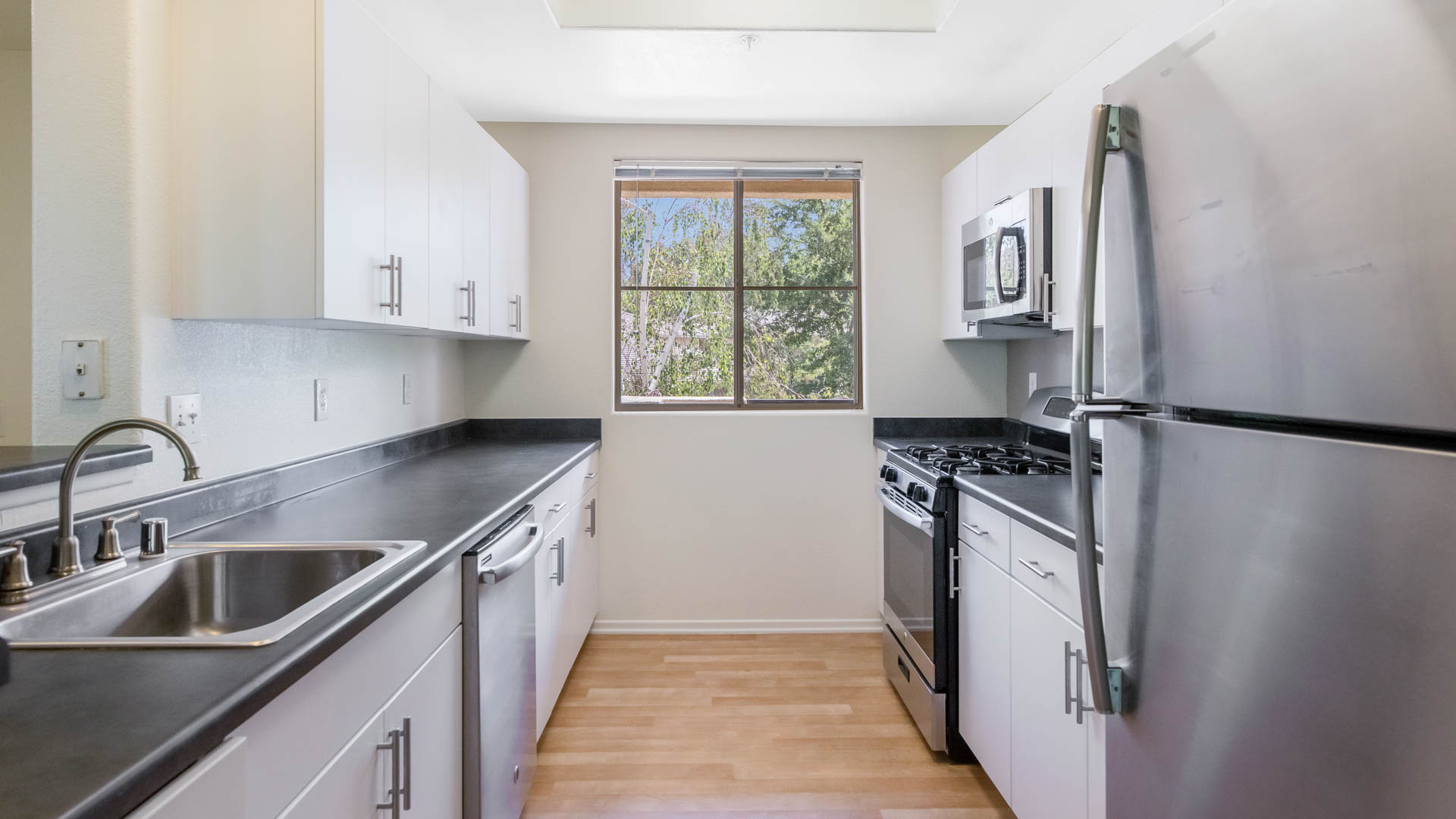 Skycrest Apartments 7 of 12