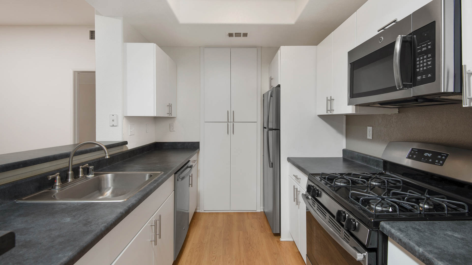 Skycrest Apartments 4 of 6