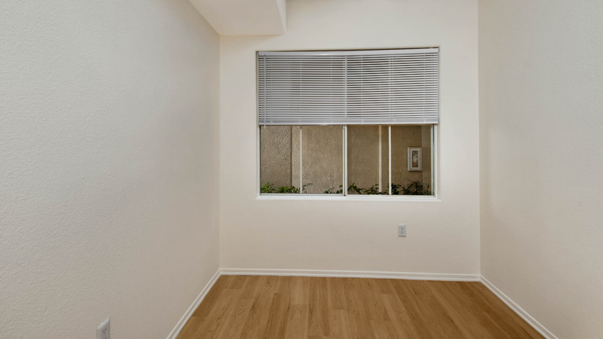 Skycrest Apartments 3 of 6