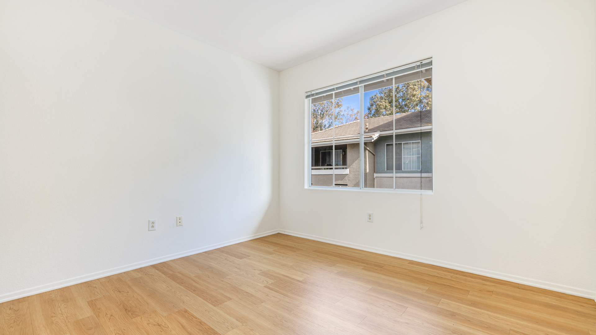 Skycrest Apartments 5 of 11