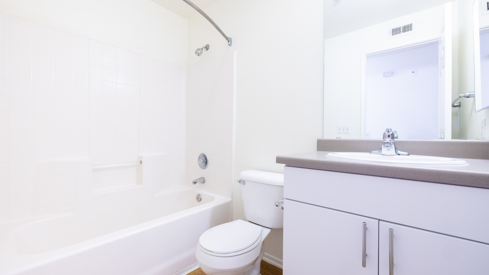 Skycrest Apartments 6 of 11