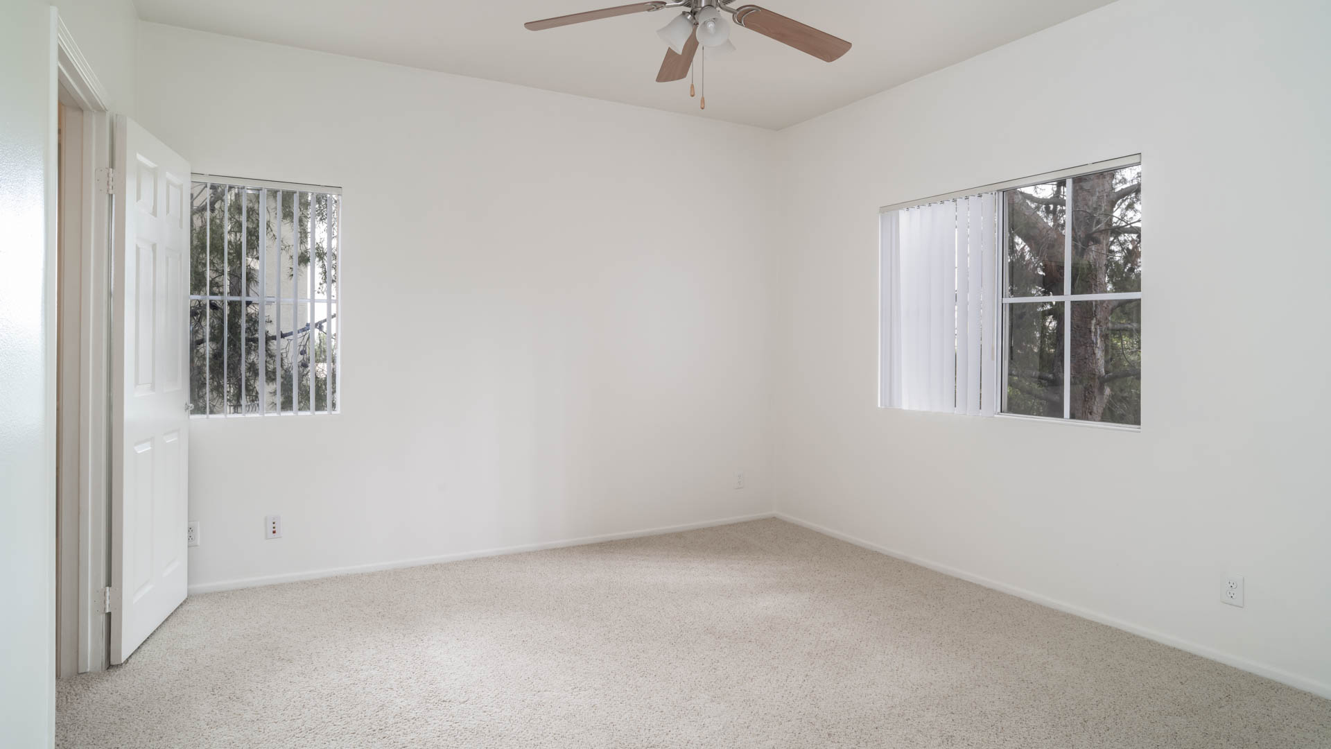 Sonterra at Foothill Ranch Apartments 2 of 11