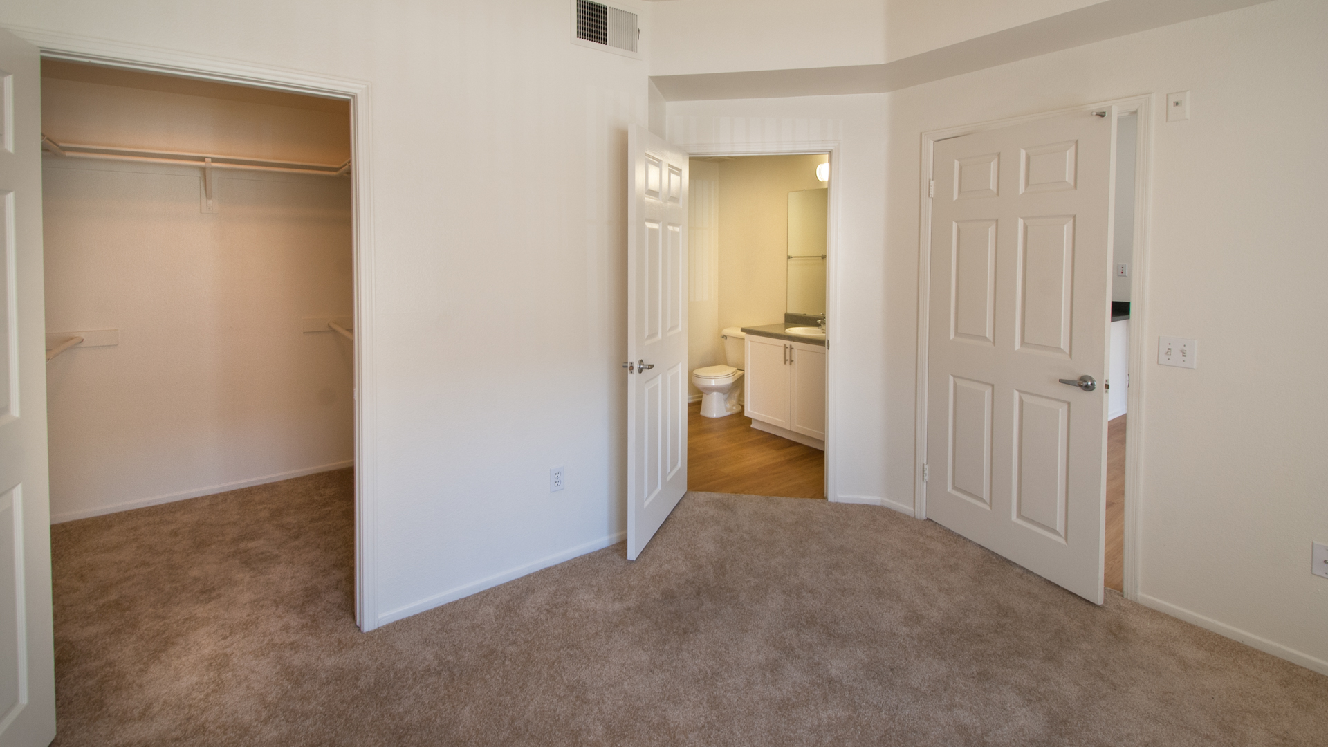 Sonterra at Foothill Ranch Apartments 6 of 8