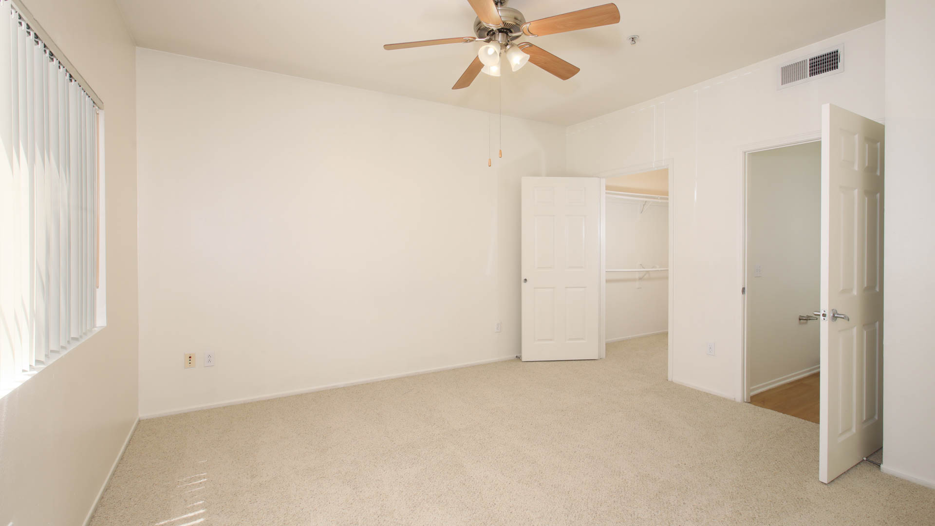 Sonterra at Foothill Ranch Apartments 3 of 6