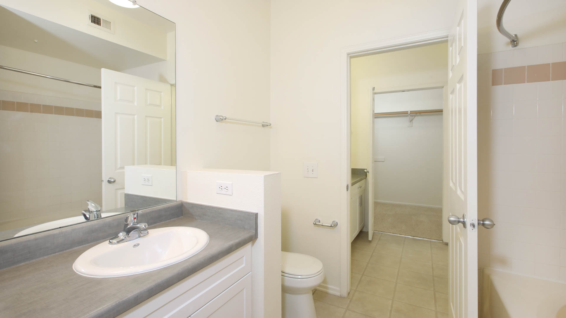 Sonterra at Foothill Ranch Apartments 4 of 11