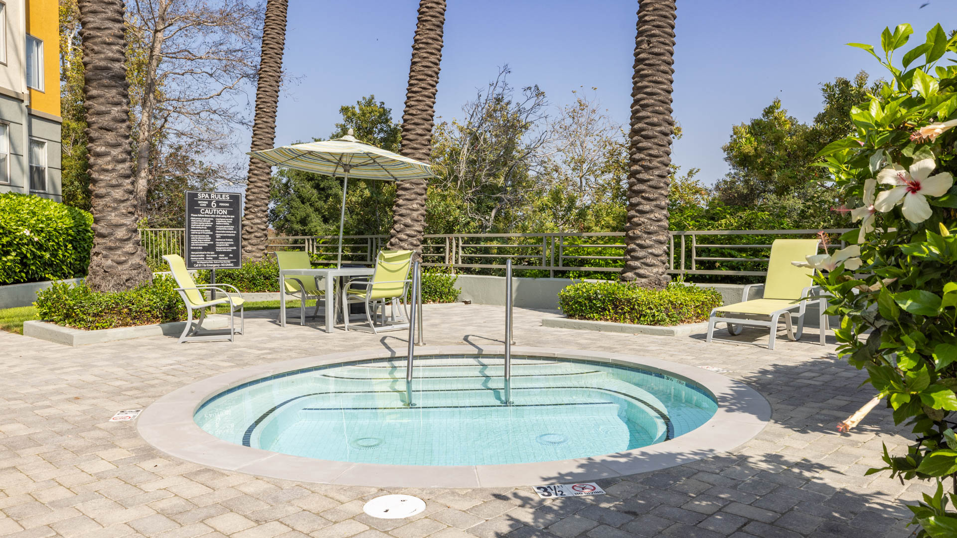 Pool at Toscana Apartments (5 of 6)