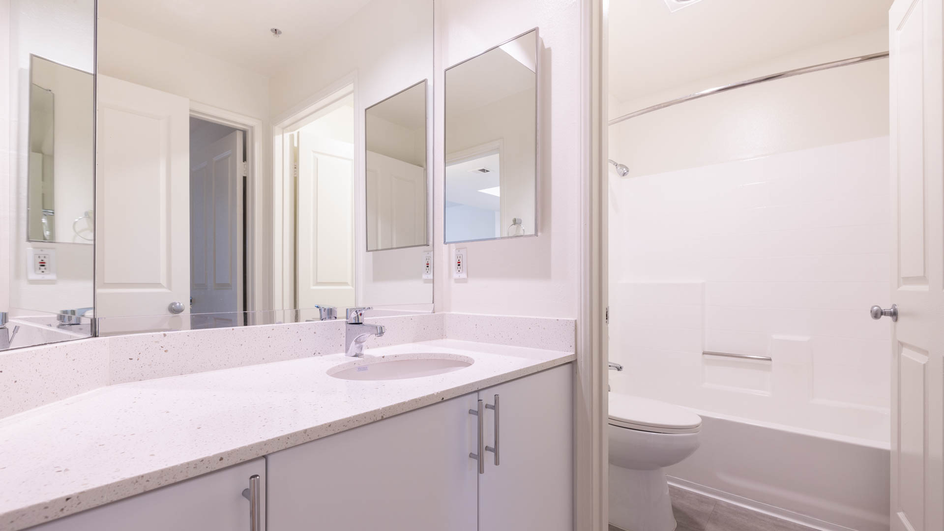 Toscana Apartments 2 of 8