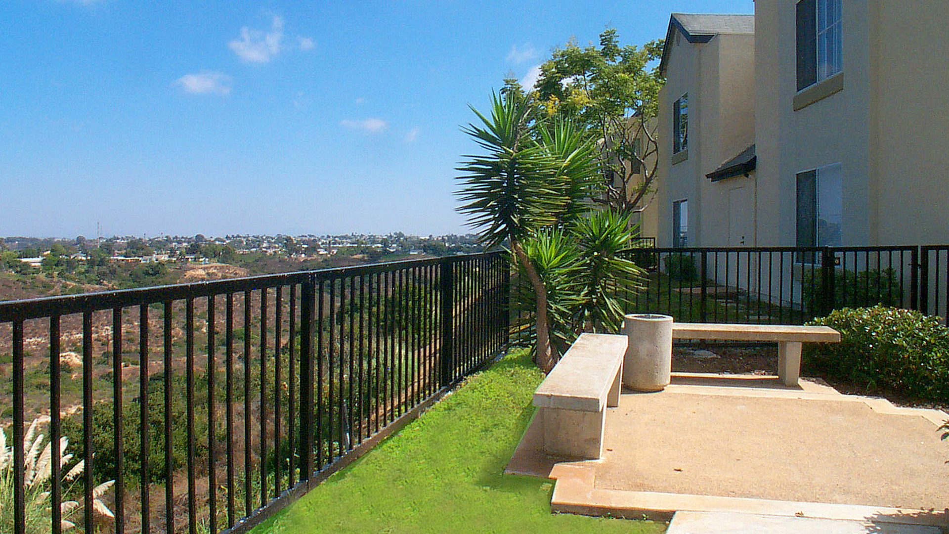 Roof deck at Canyon Ridge Apartments