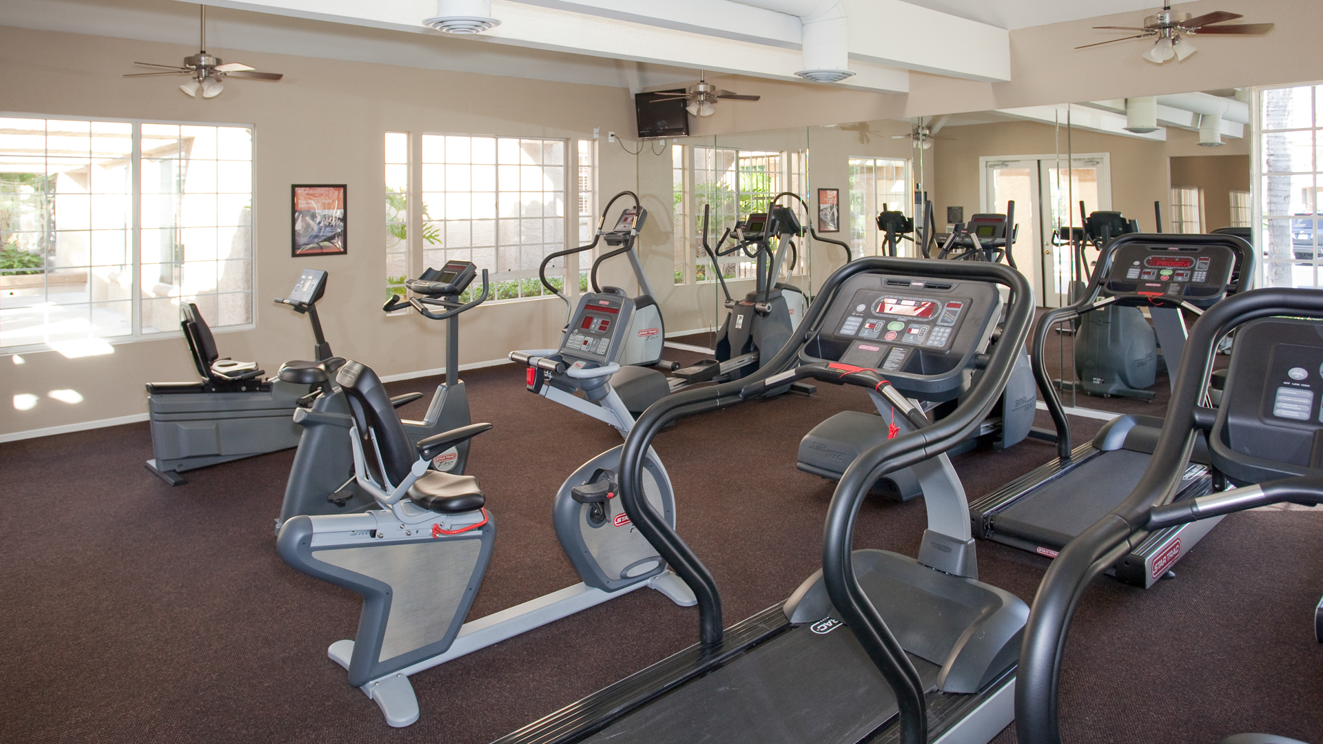 Gym at Vista Del Lago Apartments