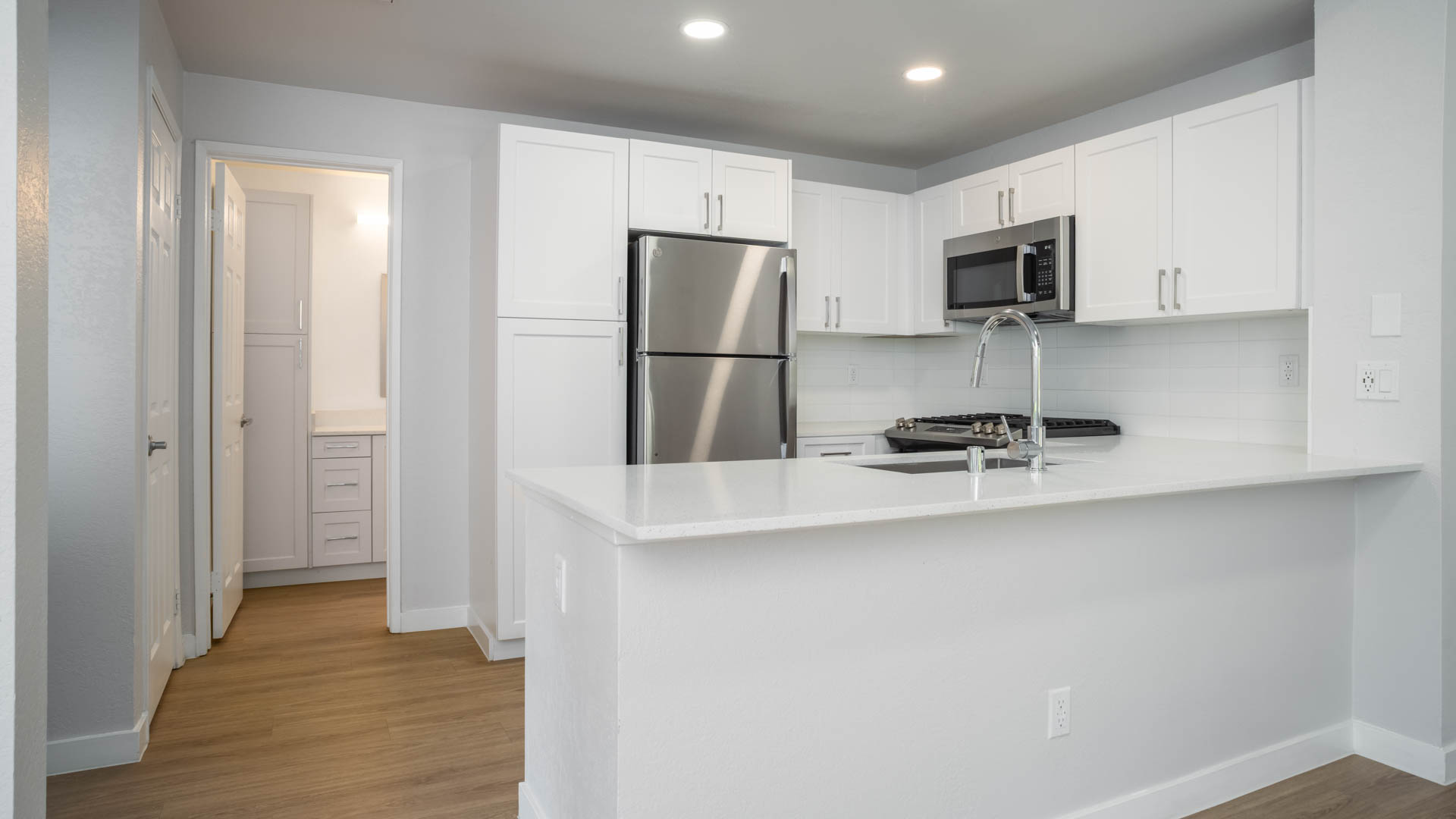 Vista Del Lago Apartments 8 of 12