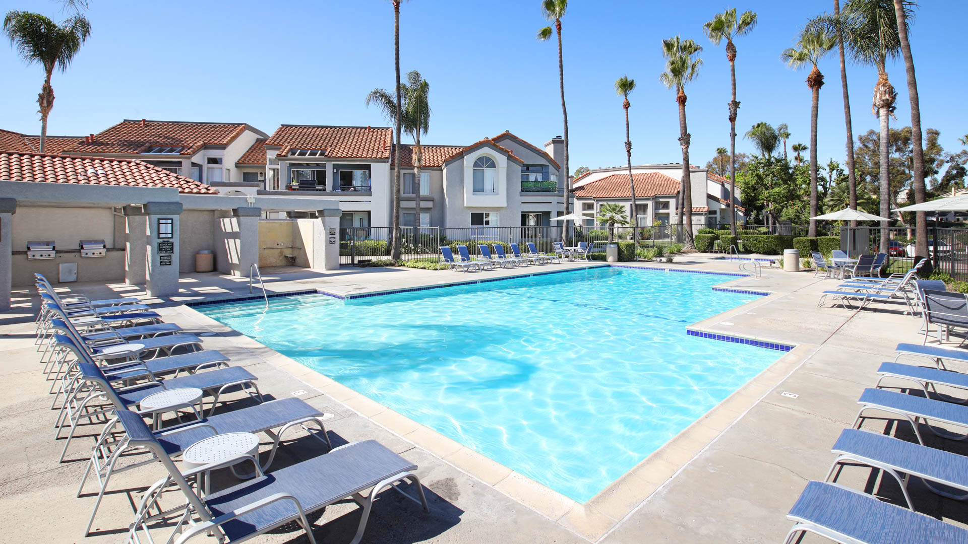 Pool at Vista Del Lago Apartments (1 of 2)