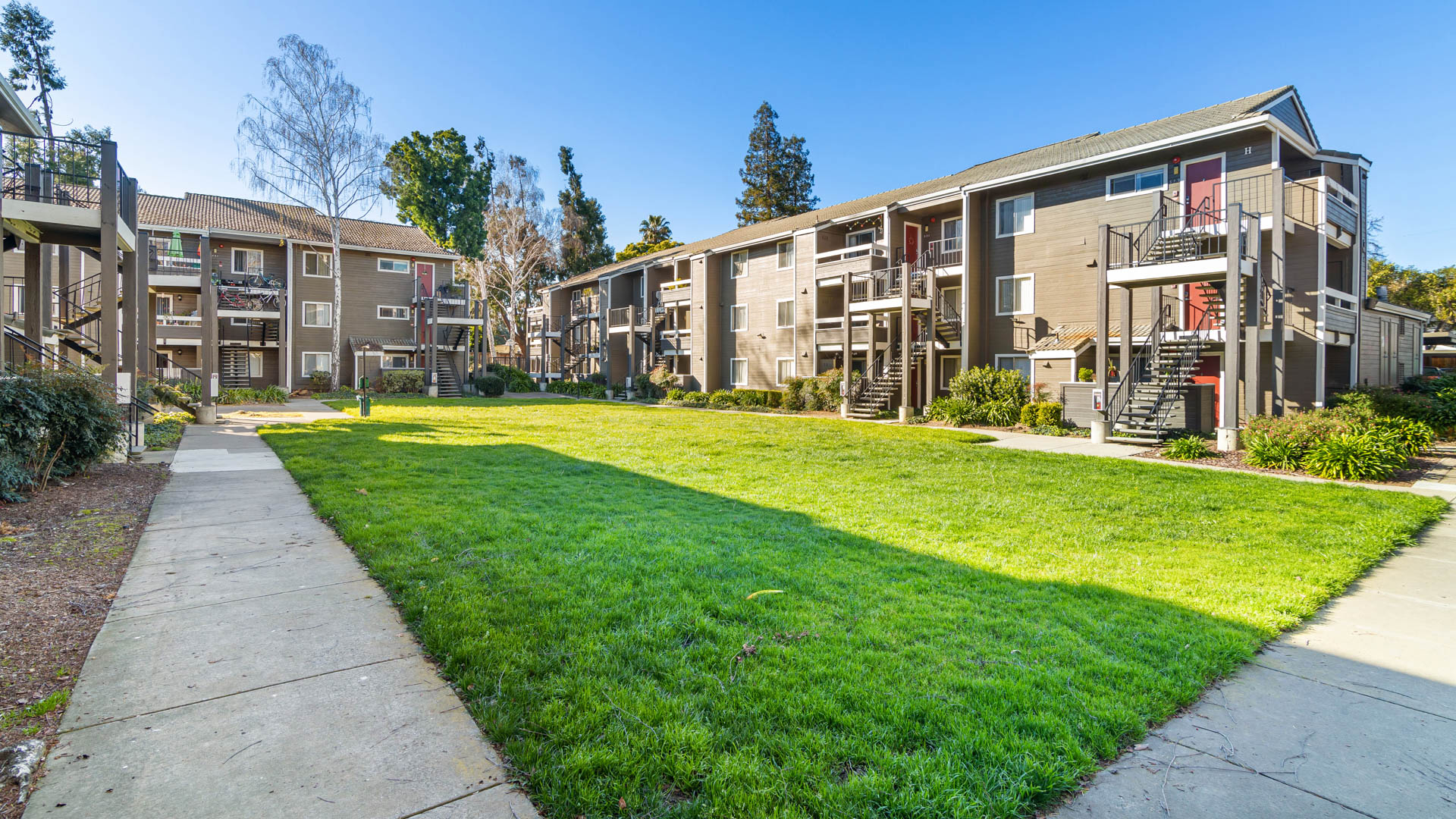Woodleaf Apartments 2 of 12