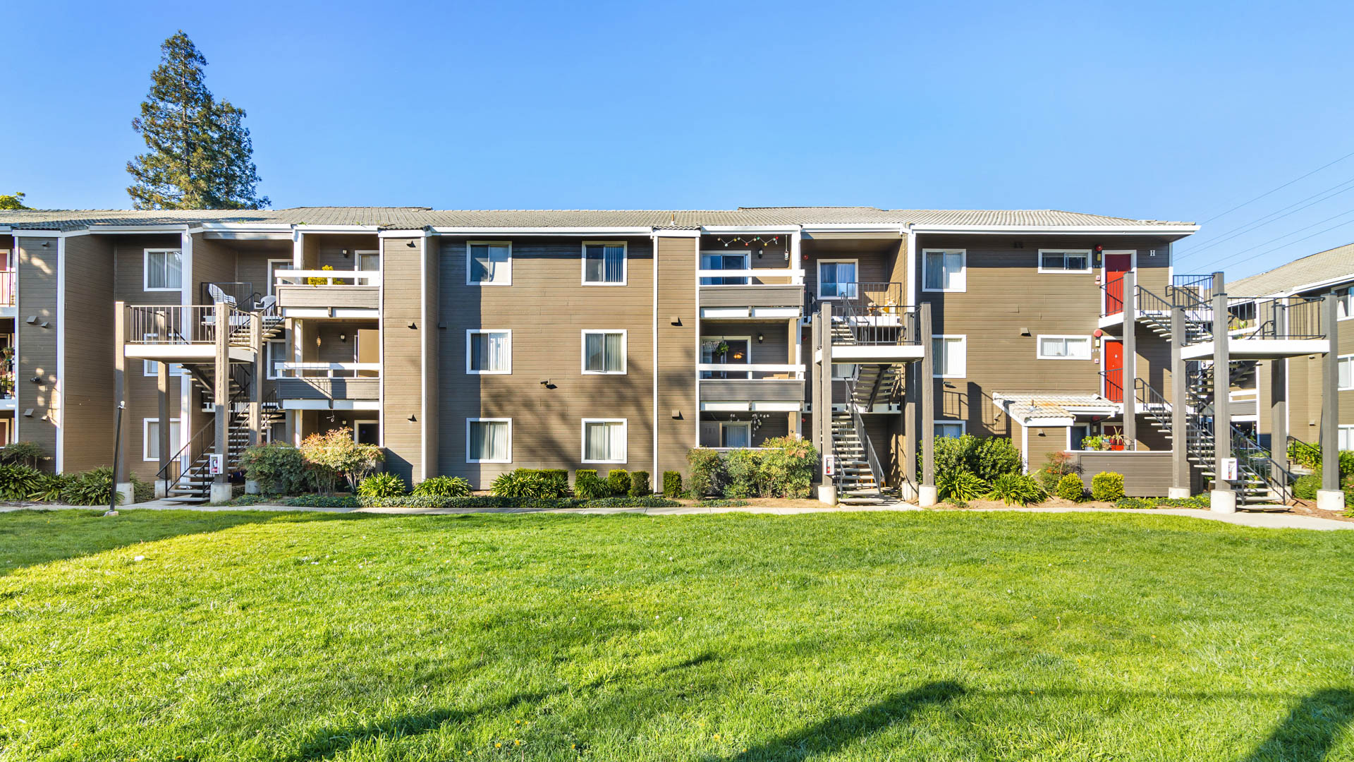 Woodleaf Apartments 3 of 12
