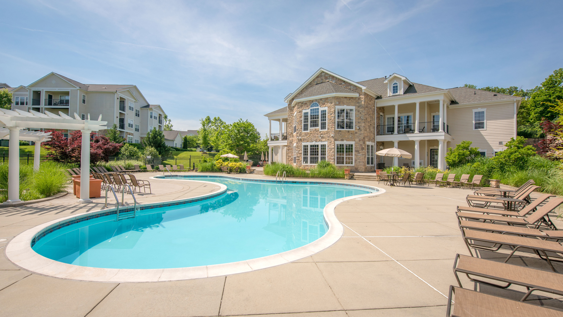 Pool at The Reserve at Fairfax Corner Apartments (3 of 5)