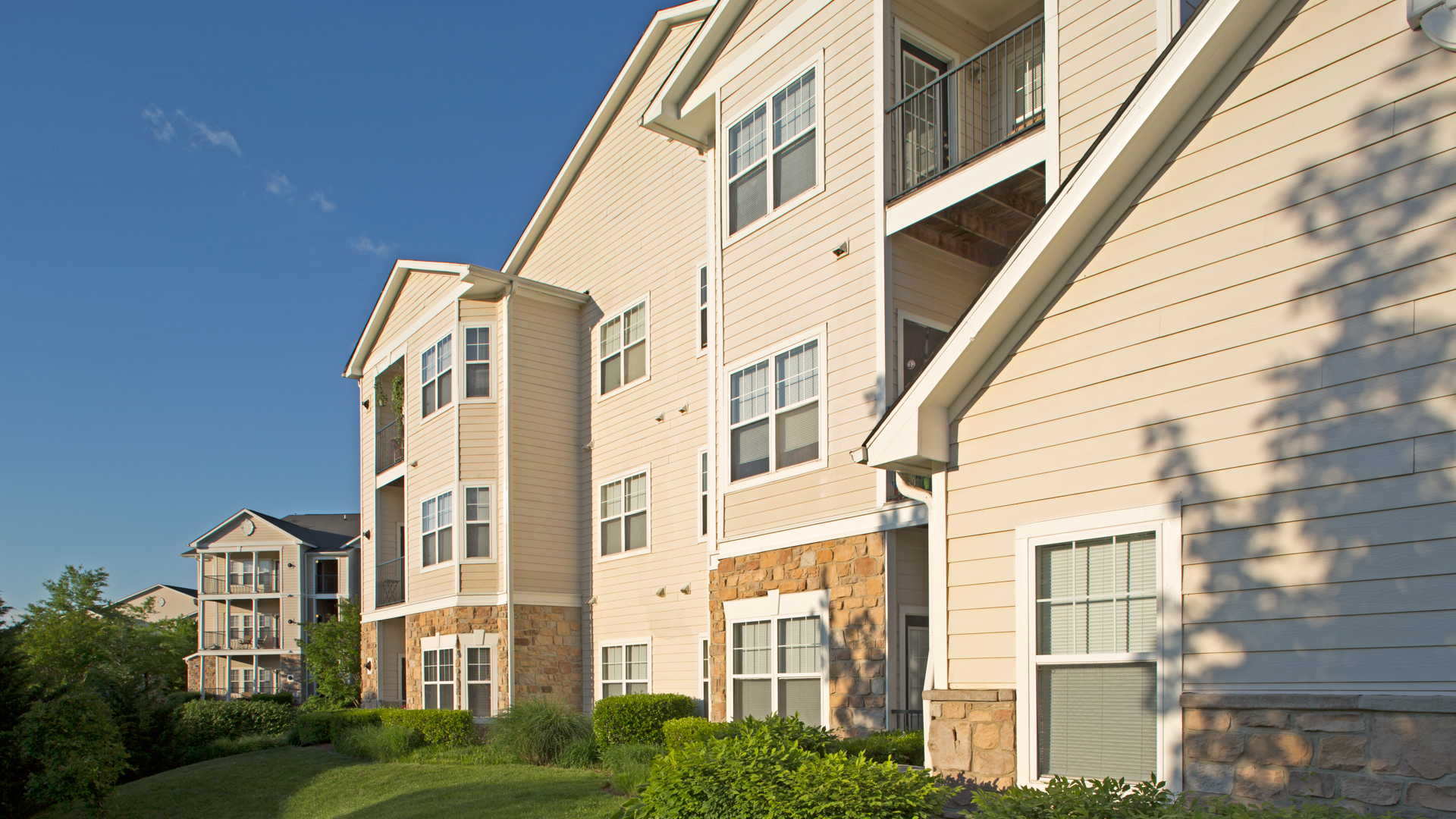 The Reserve at Fairfax Corner Apartments 3 of 12
