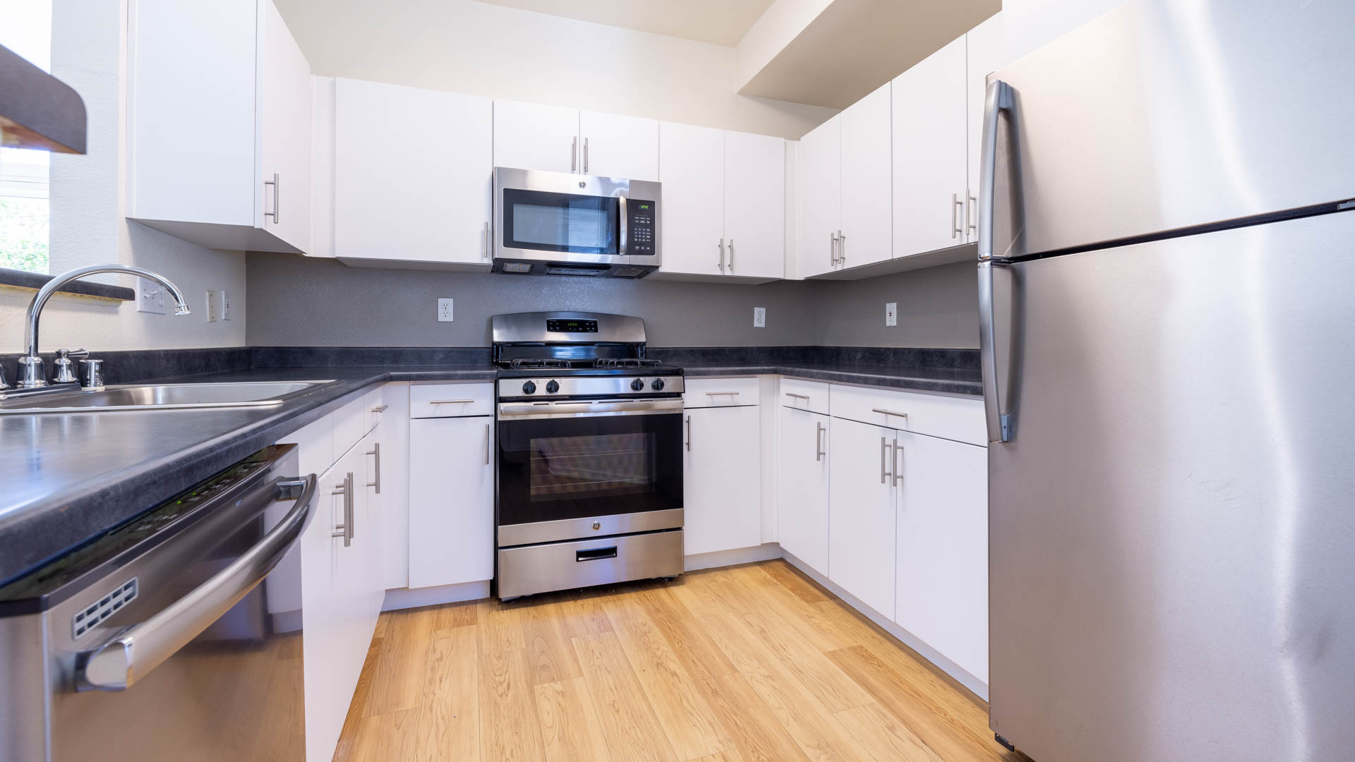 Centre Club Apartments 6 of 12