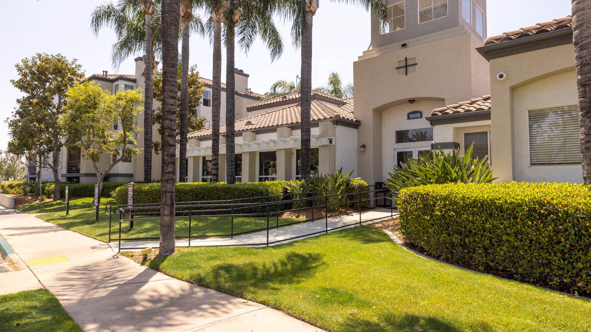 Centre Club Apartments 2 of 12