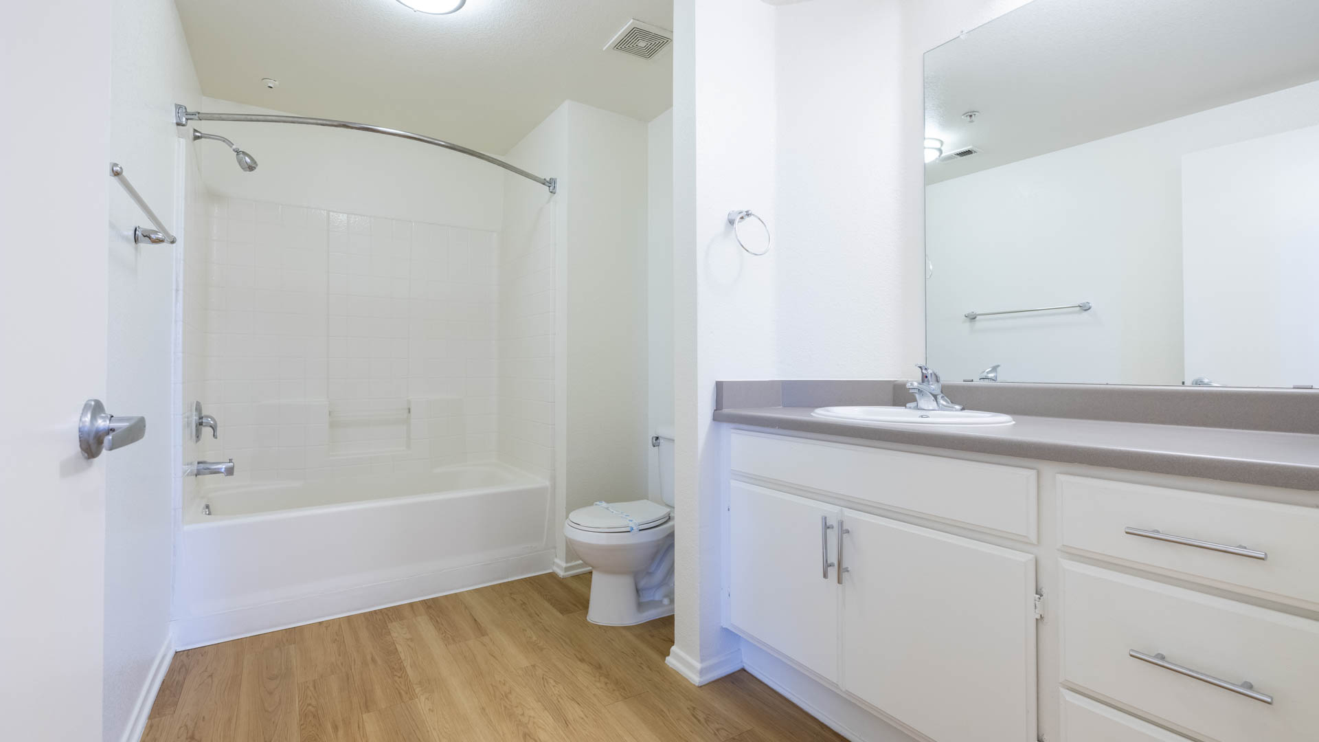 Centre Club Apartments 22 of 45