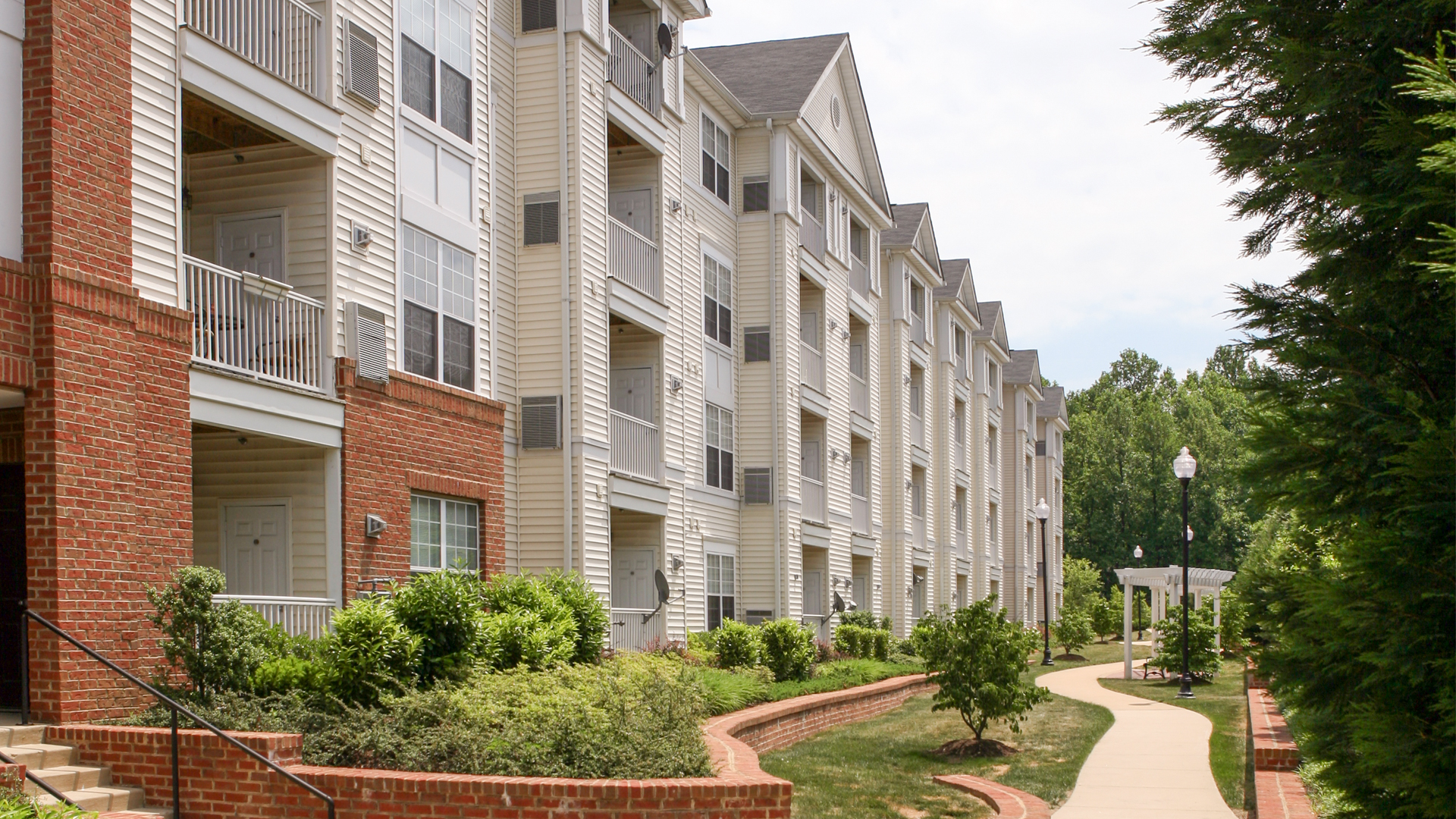 The Reserve at Eisenhower Apartments 3 of 12