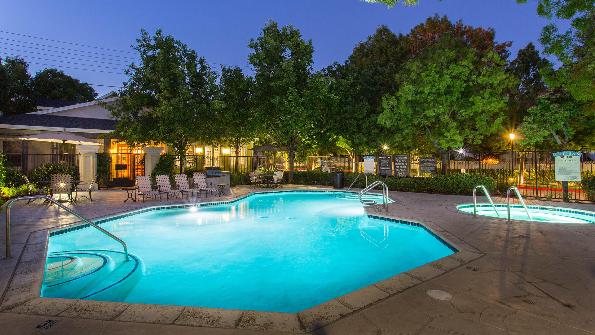 Pool at Artisan Square Apartments (1 of 2)