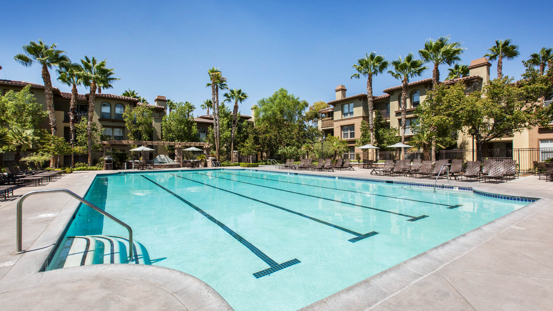 Pool at The Oaks Apartments (1 of 5)