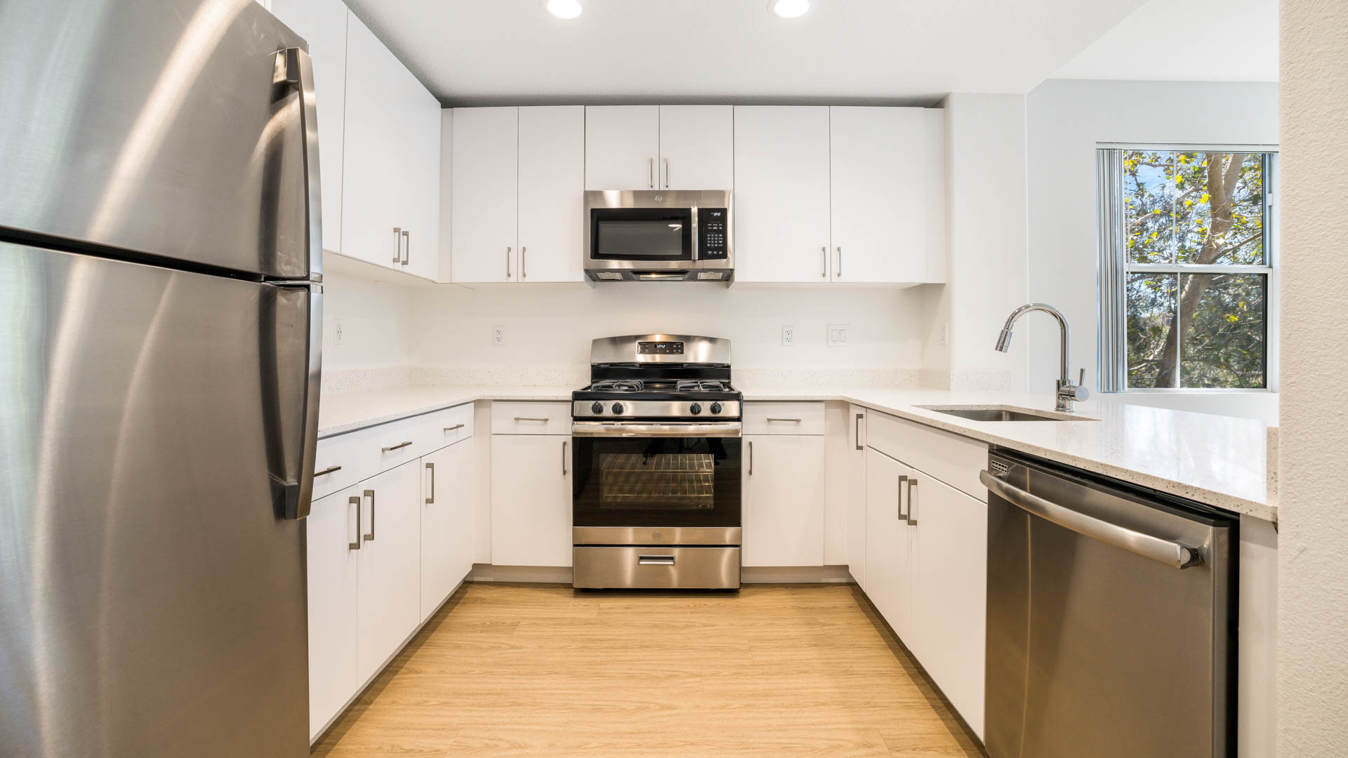 The Oaks Apartments 6 of 12