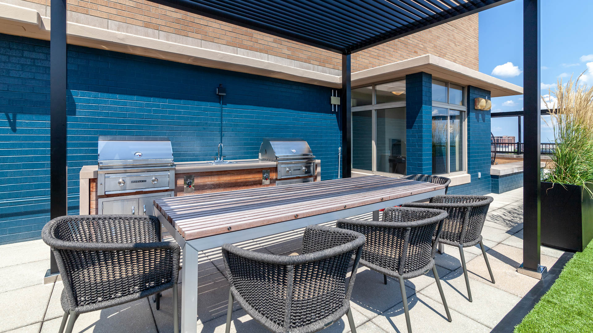 Grill area at The Reserve at Clarendon Centre Apartments