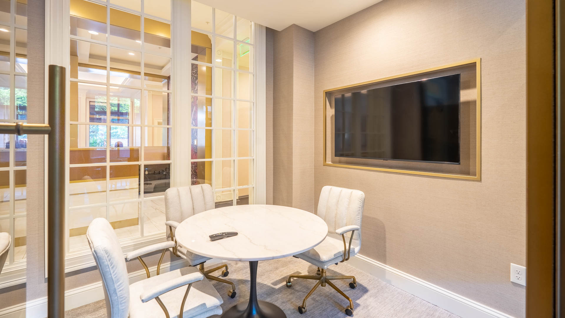 Work space at The Reserve at Clarendon Centre Apartments (3 of 4)