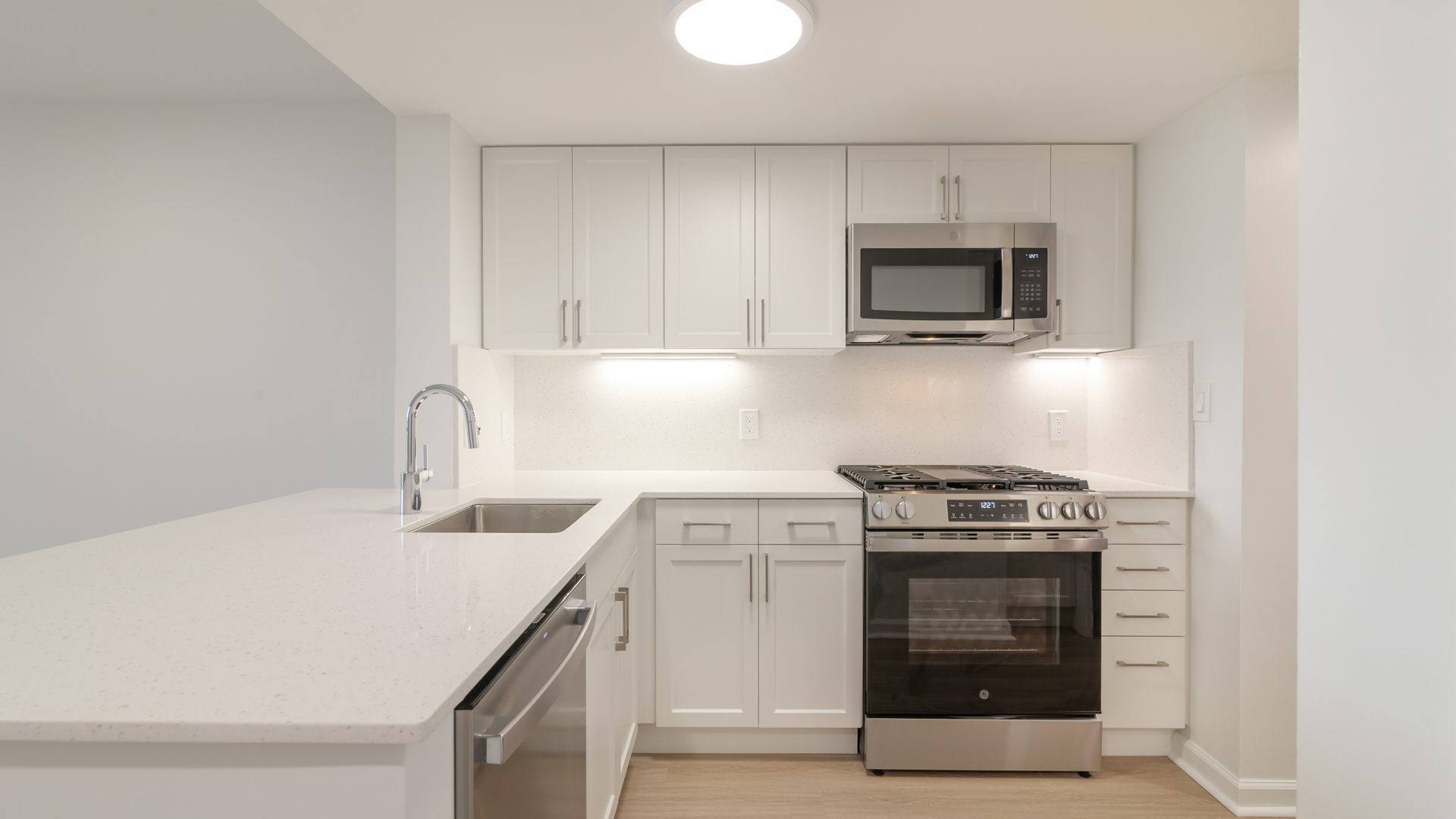 The Reserve at Clarendon Centre Apartments 4 of 12