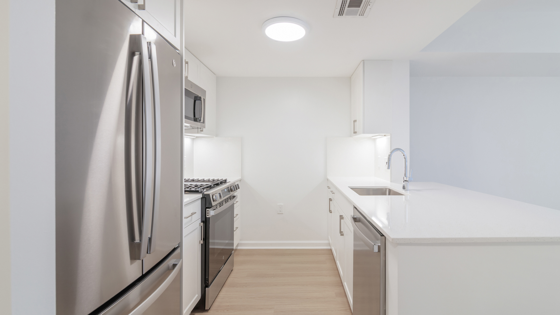 The Reserve at Clarendon Centre Apartments 3 of 12