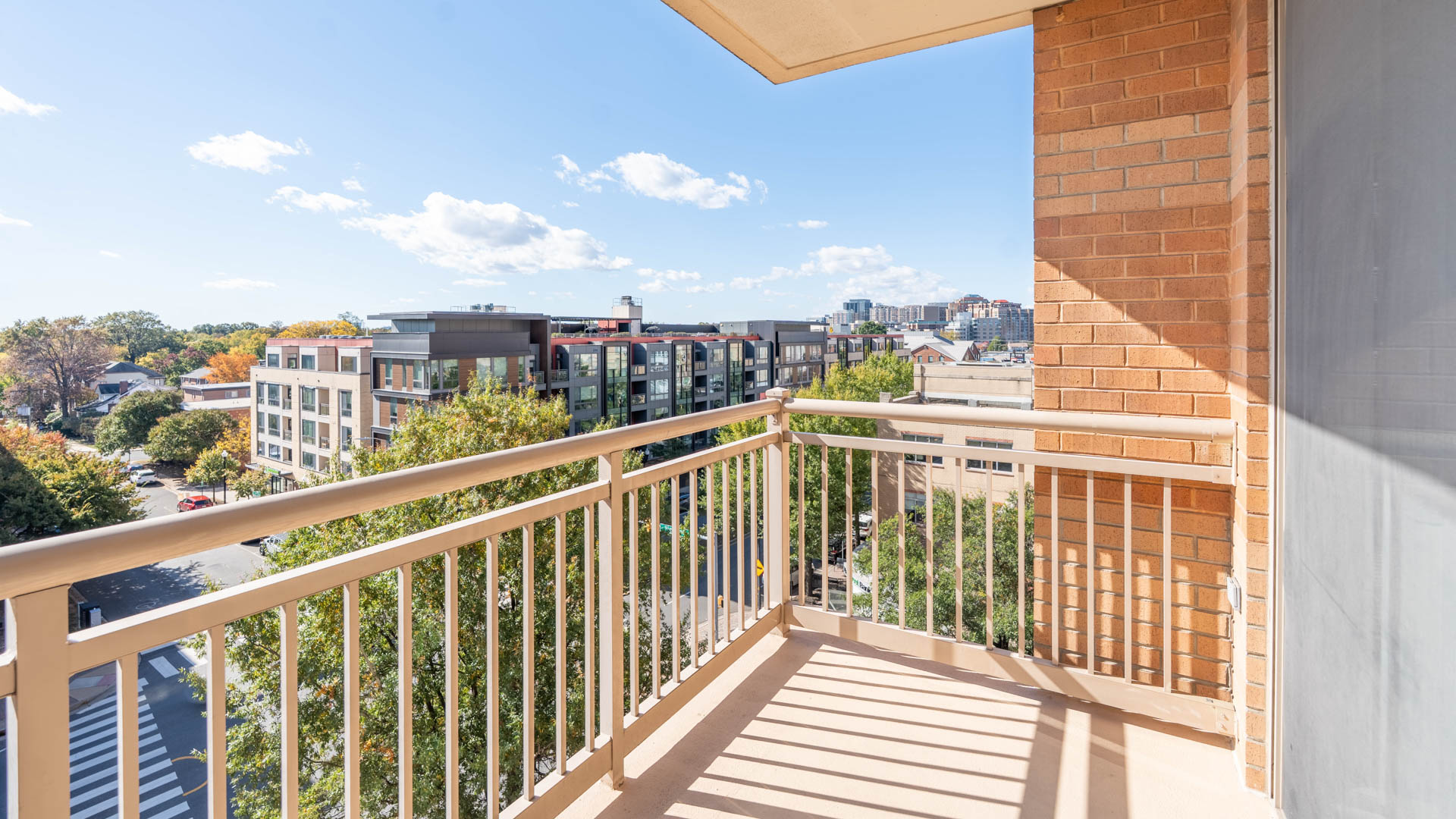 The Reserve at Clarendon Centre Apartments 10 of 12