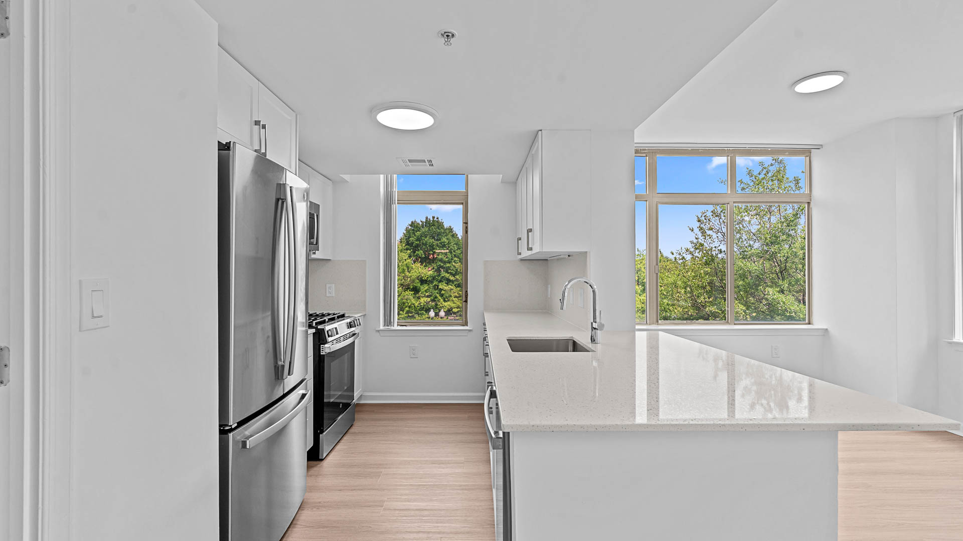 The Reserve at Clarendon Centre Apartments 2 of 12