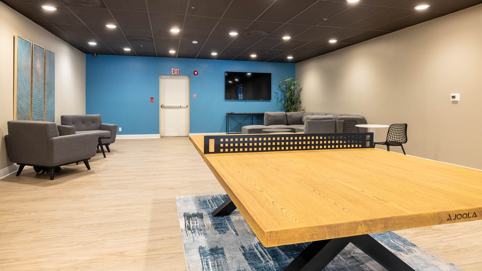 Lounge at Arlo Woodland Hills Apartments (1 of 3)