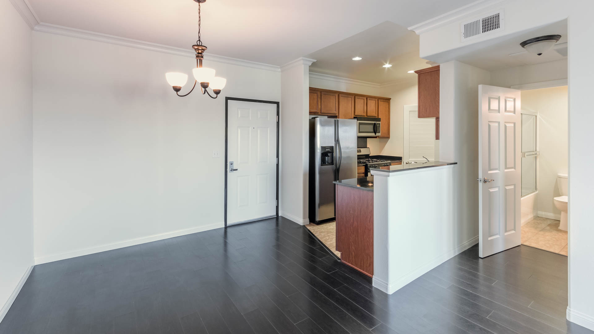 Versailles Koreatown Apartments 5 of 17